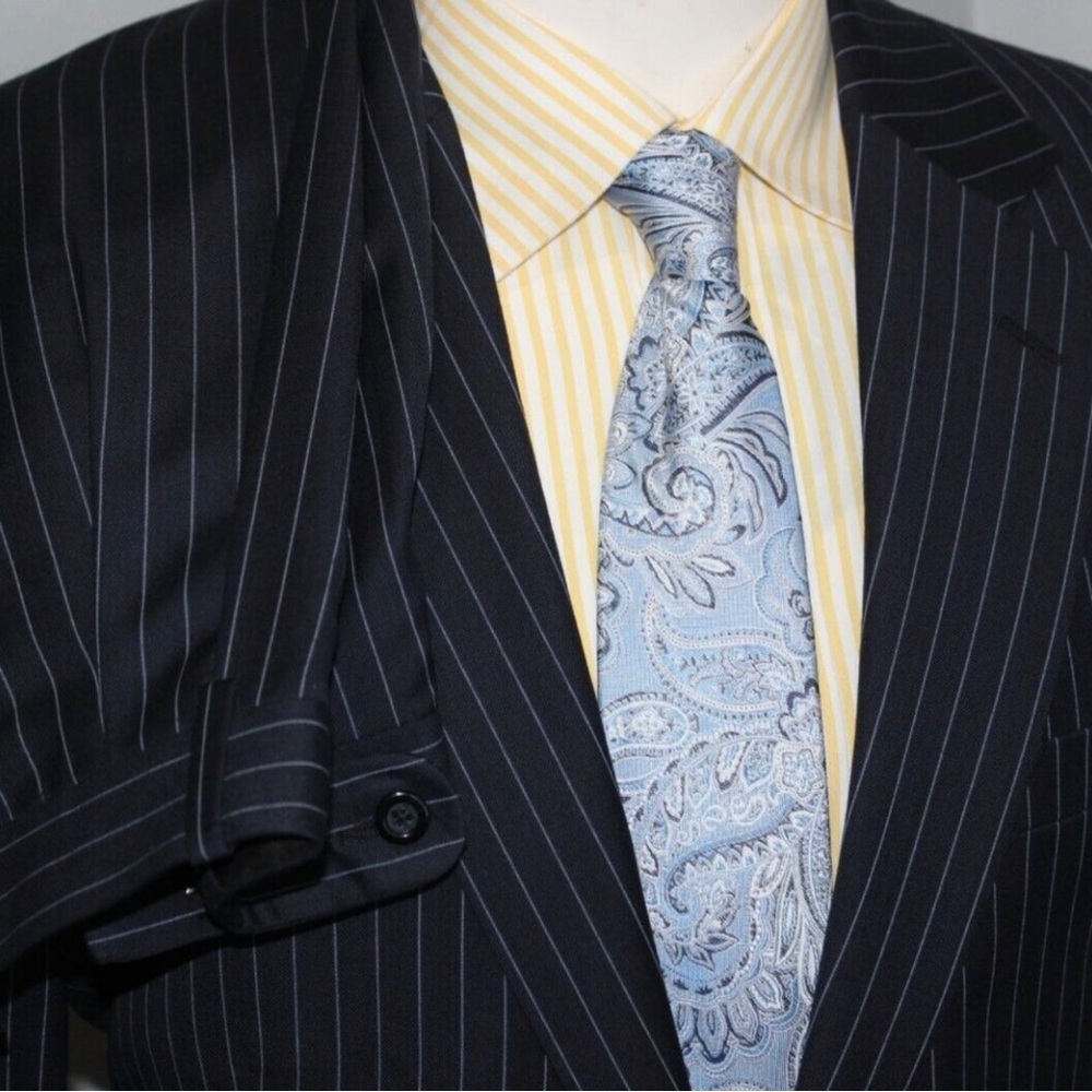 Tom James 100% Wool Navy Striped Suit 41L X 34W